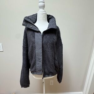 VUORI Women’s Cozy Sherpa Jacket - Charcoal - Size L - NEW